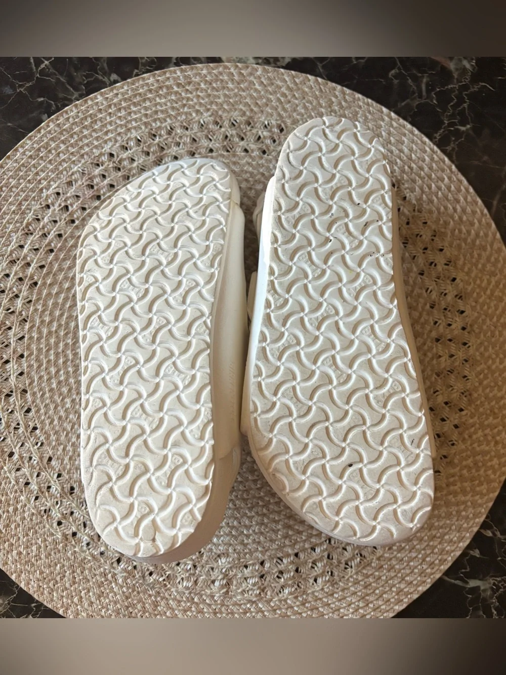 BIRKENSTOCK  Kid’s White Milano Sandals  Size US L3 EURO 34